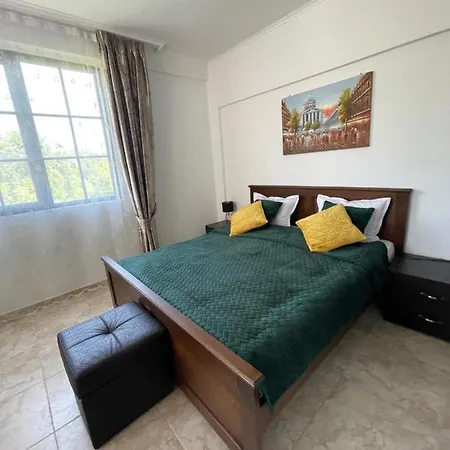 In The Cliff & **** Apartamento